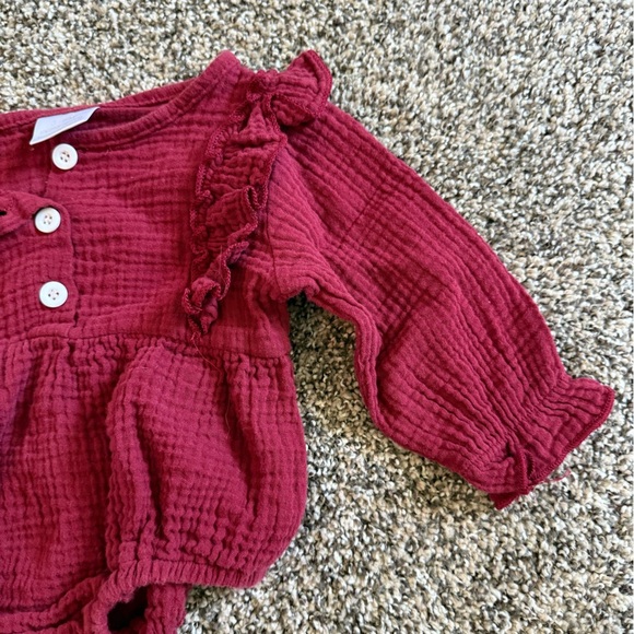 5/$10-Burgundy Baby Girl Romper with Ruffle Sleeves Size 3-6 Months - Picture 3 of 4